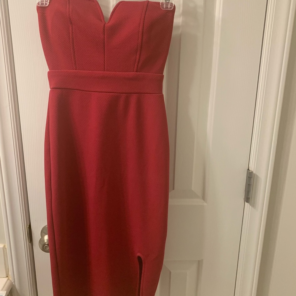 Speechless midi cocktail dress in color Berry.